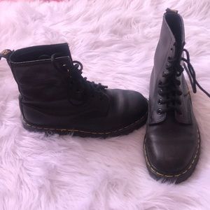 Black dr martens